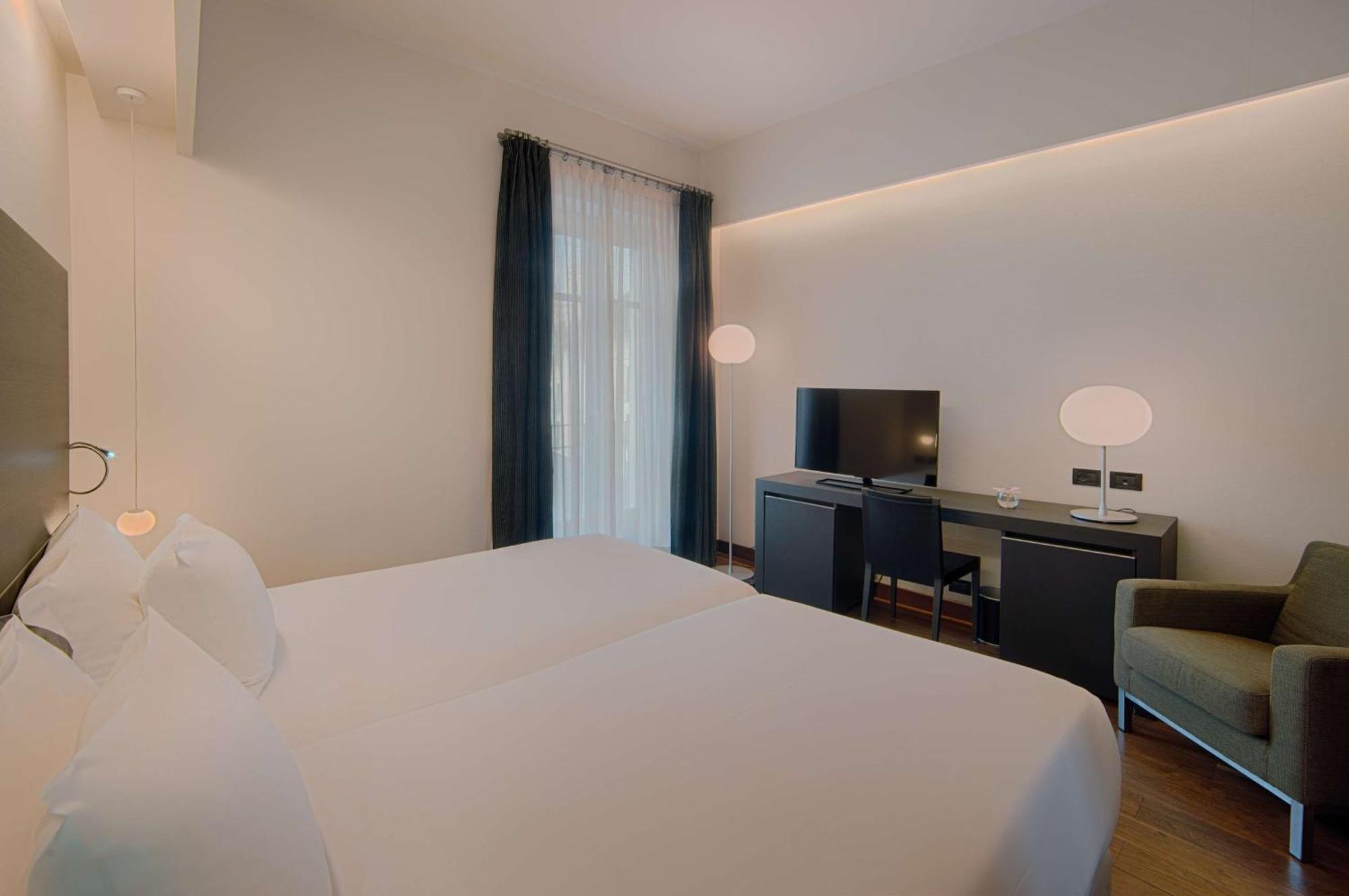 Hotel NH Collection Torino Santo Stefano Esterno foto