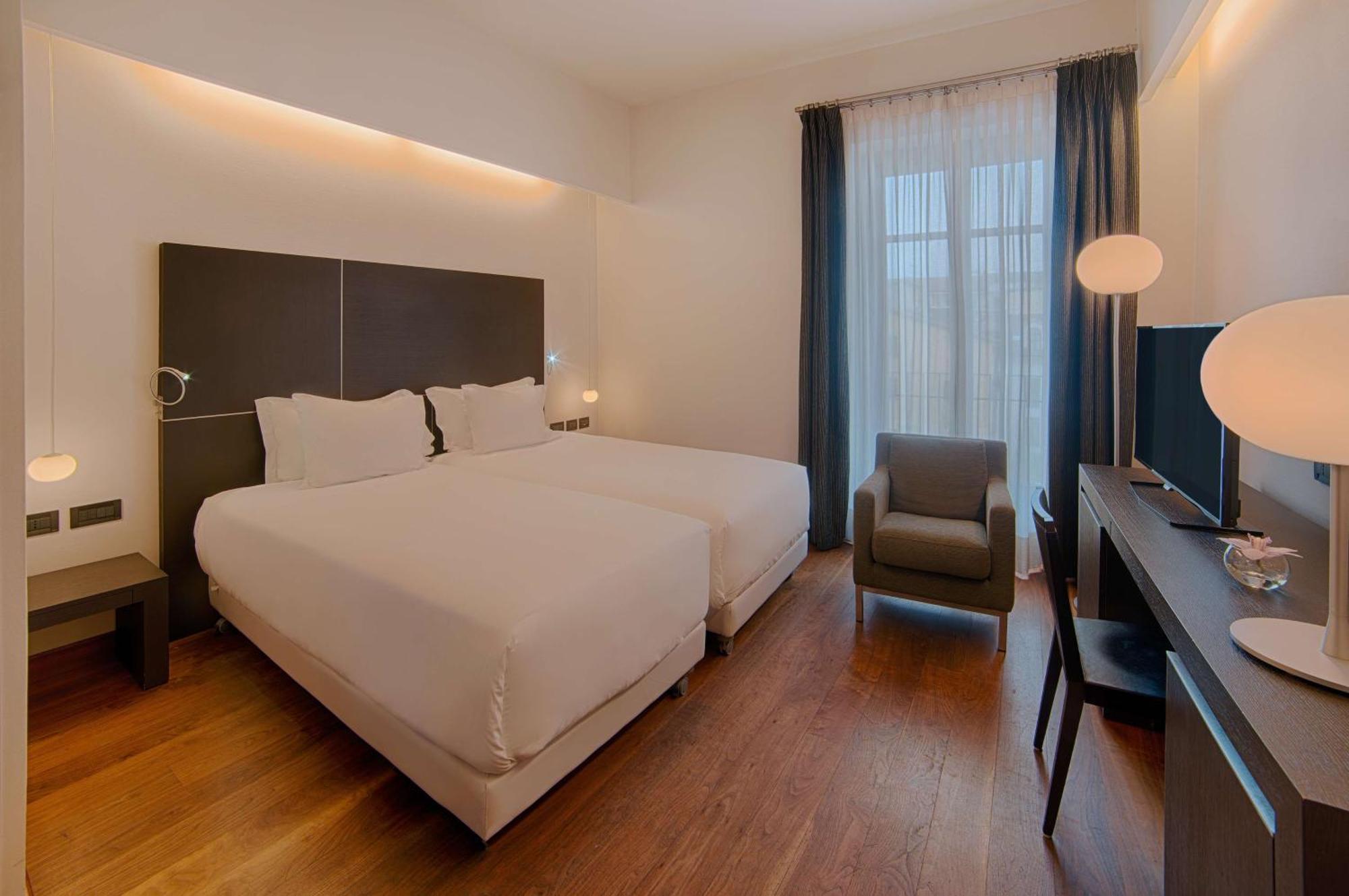 Hotel NH Collection Torino Santo Stefano Esterno foto