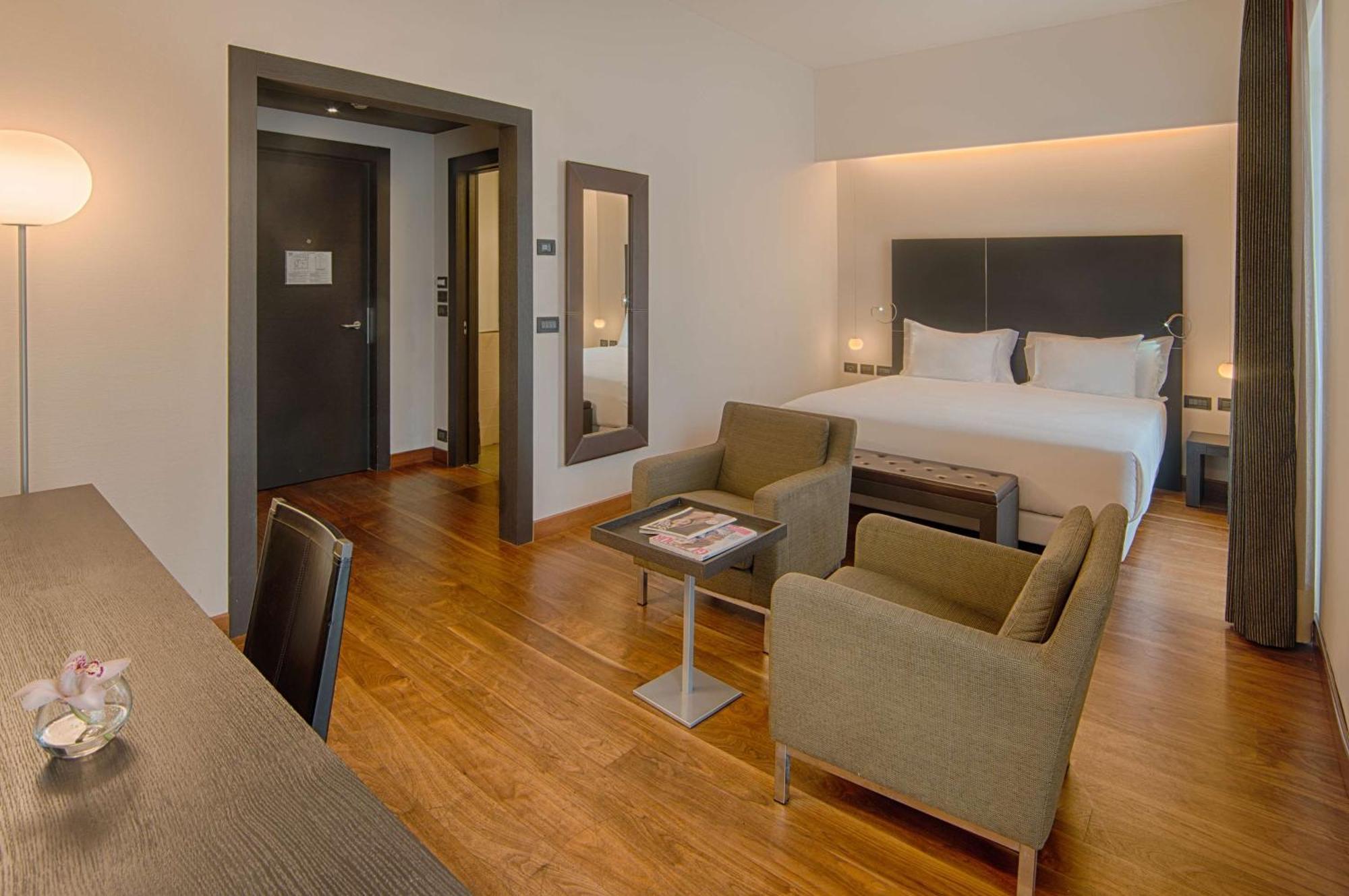 Hotel NH Collection Torino Santo Stefano Esterno foto