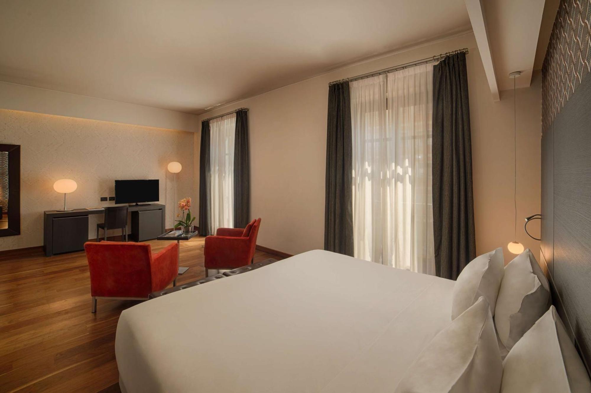 Hotel NH Collection Torino Santo Stefano Esterno foto