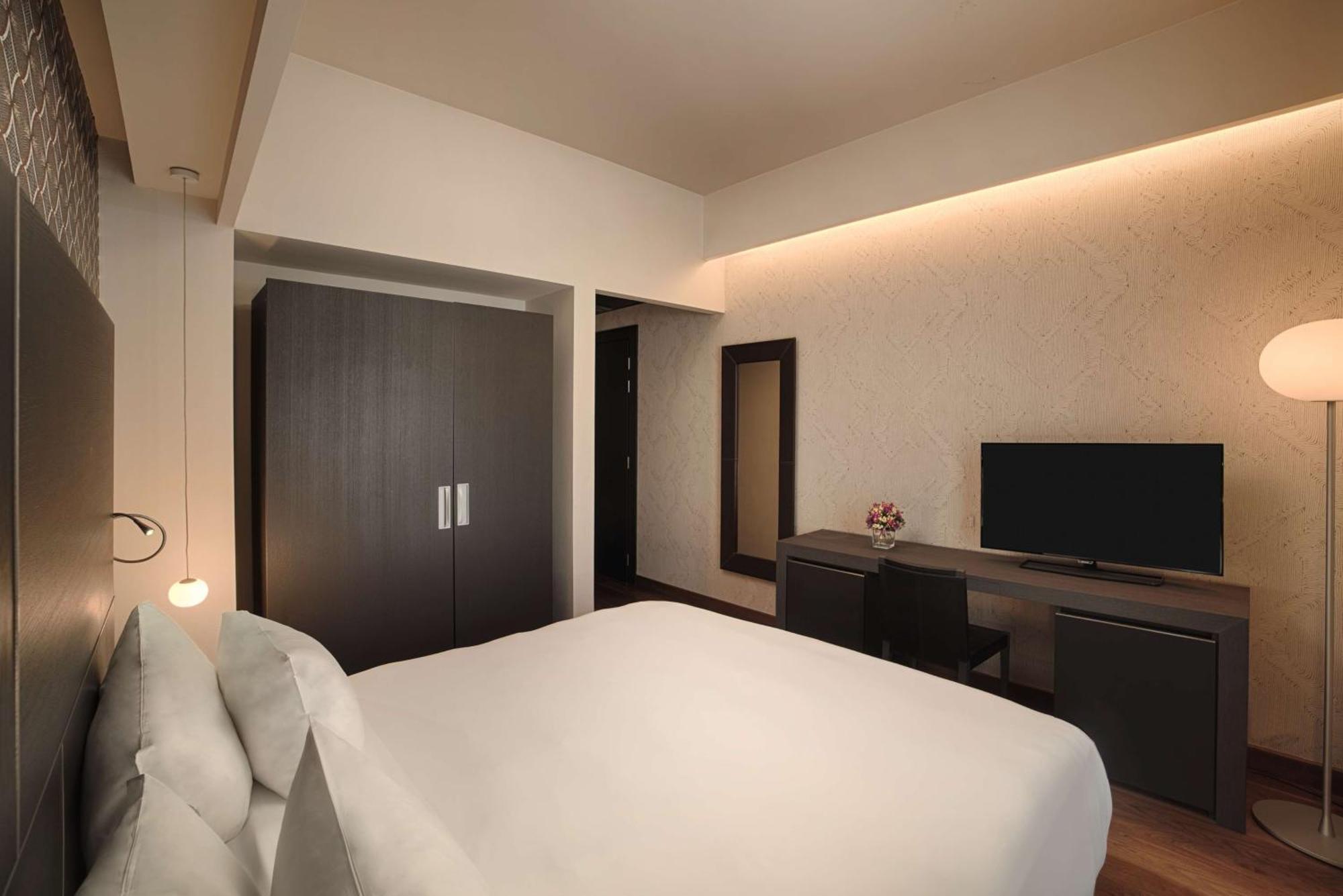 Hotel NH Collection Torino Santo Stefano Esterno foto