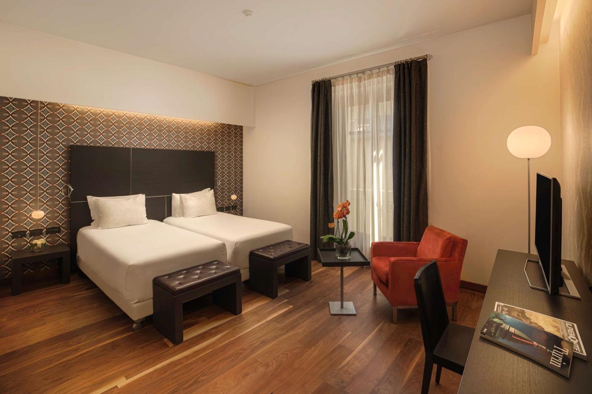 Hotel NH Collection Torino Santo Stefano Esterno foto