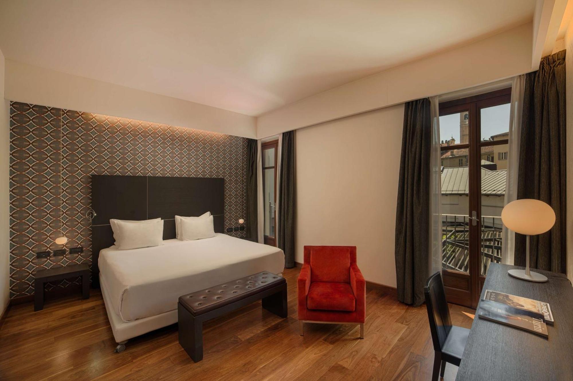 Hotel NH Collection Torino Santo Stefano Esterno foto