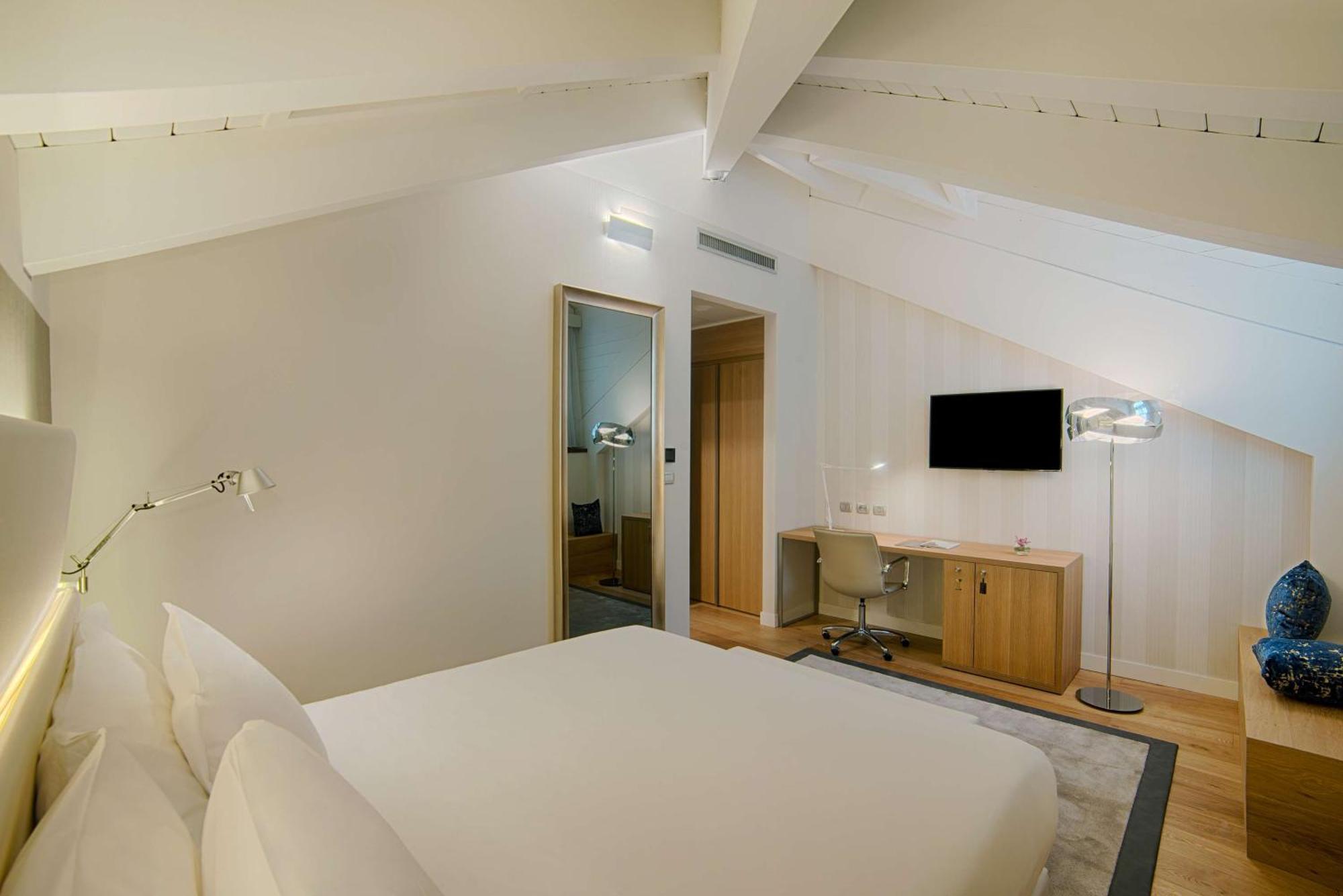 Hotel NH Collection Torino Santo Stefano Esterno foto