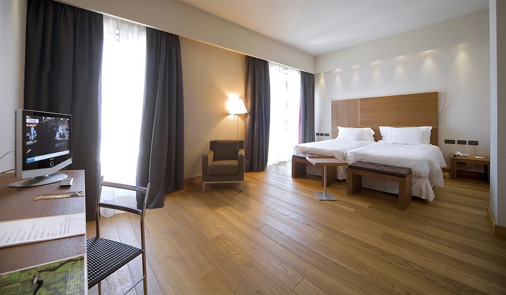 Hotel NH Collection Torino Santo Stefano Esterno foto